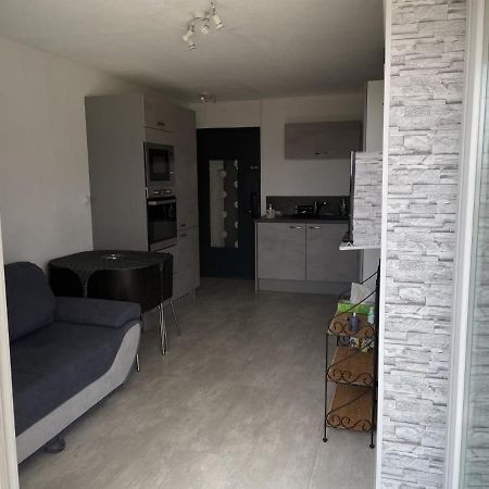 Bormes-Les-Mimosas - Appart 25M2 Avec Balcon - 4P المظهر الخارجي الصورة