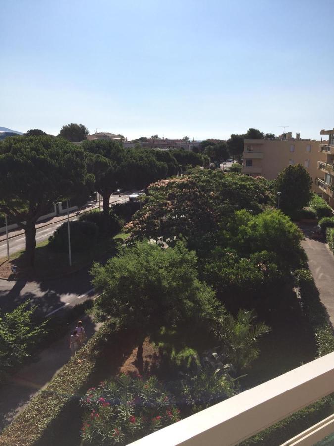 Bormes-Les-Mimosas - Appart 25M2 Avec Balcon - 4P المظهر الخارجي الصورة