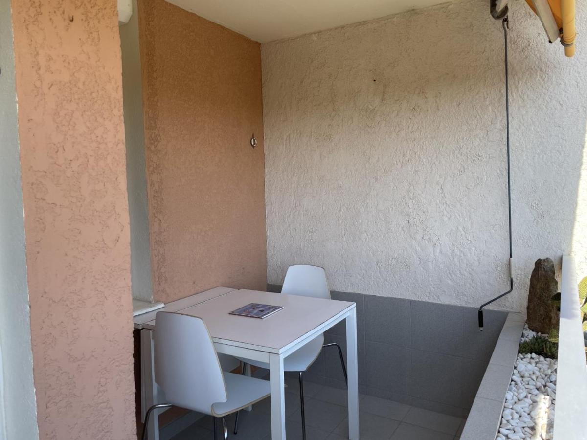 Bormes-Les-Mimosas - Appart 25M2 Avec Balcon - 4P المظهر الخارجي الصورة