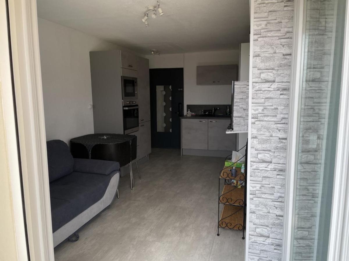 Bormes-Les-Mimosas - Appart 25M2 Avec Balcon - 4P المظهر الخارجي الصورة